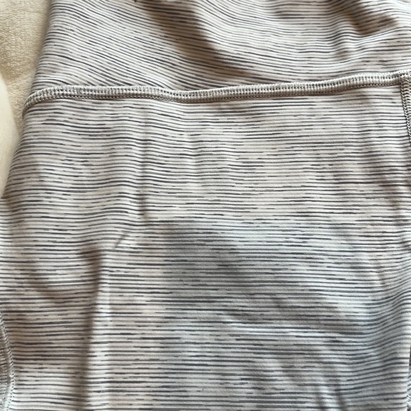 LULULEMON Fast and Free High-Rise Leggings 28” - Picture 2 of 7